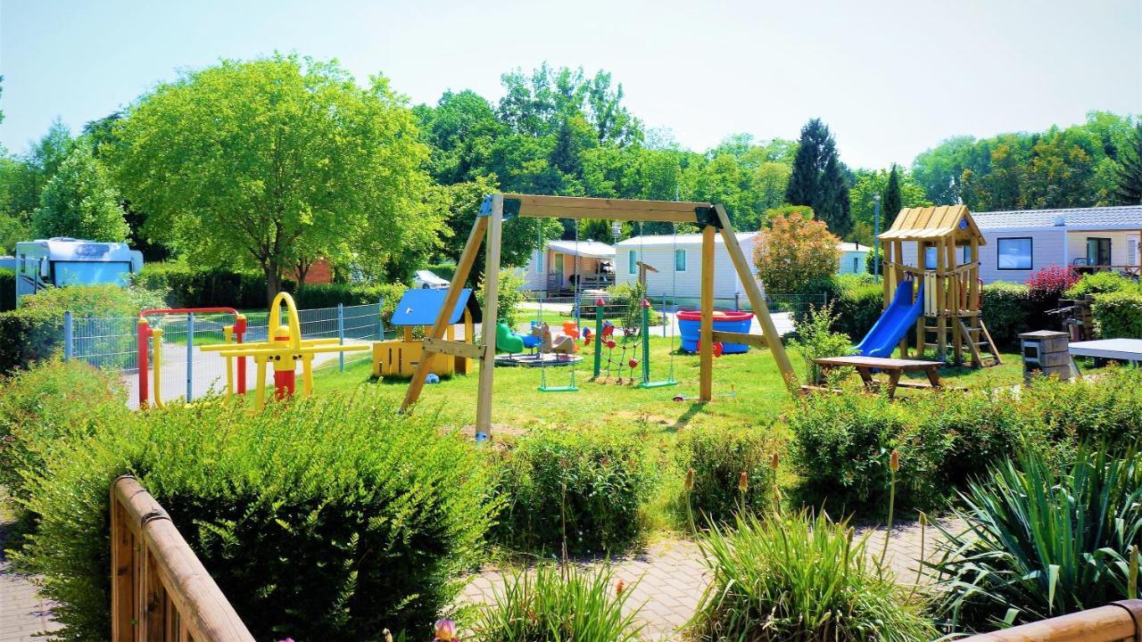 Camping Paris Beau Village Villiers-sur-Orge Esterno foto