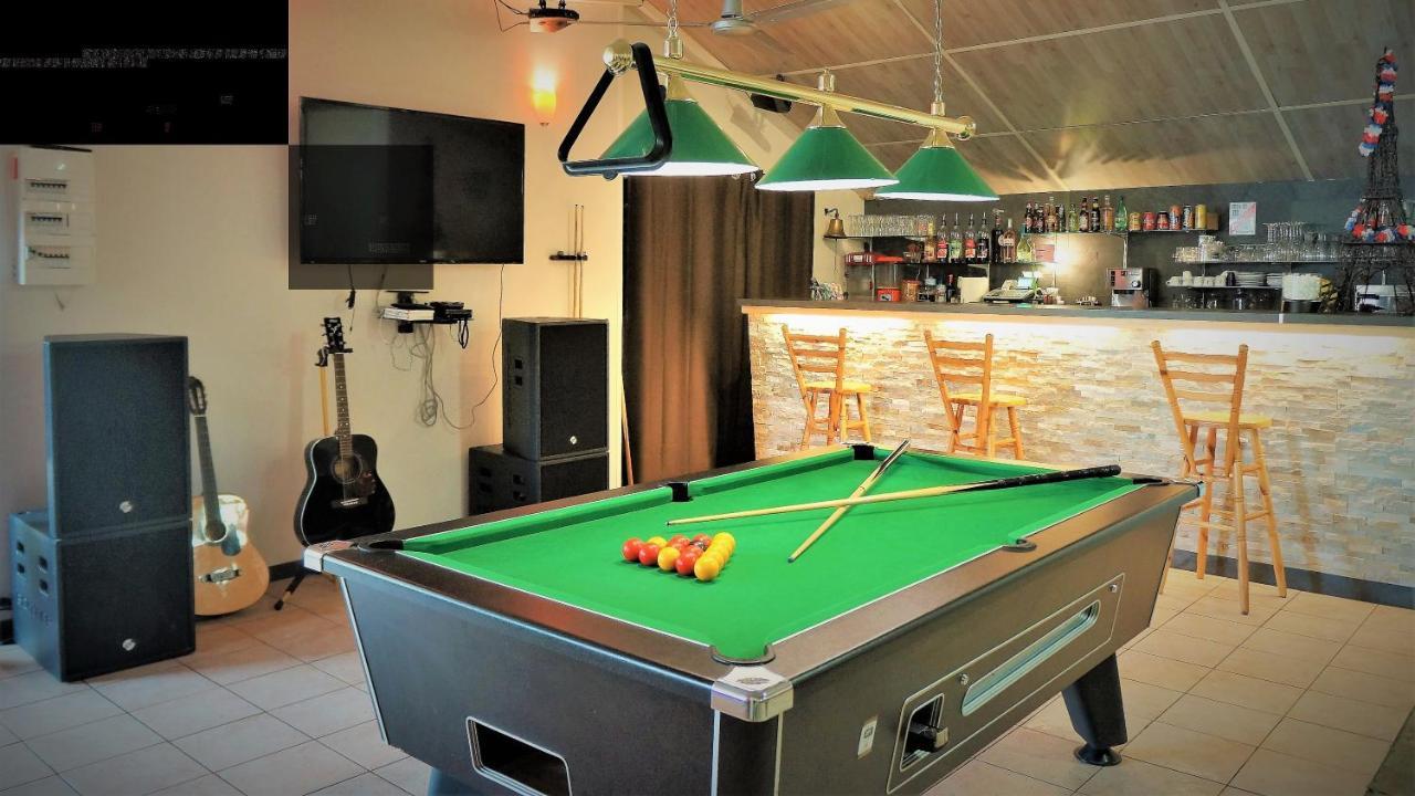 Camping Paris Beau Village Villiers-sur-Orge Esterno foto