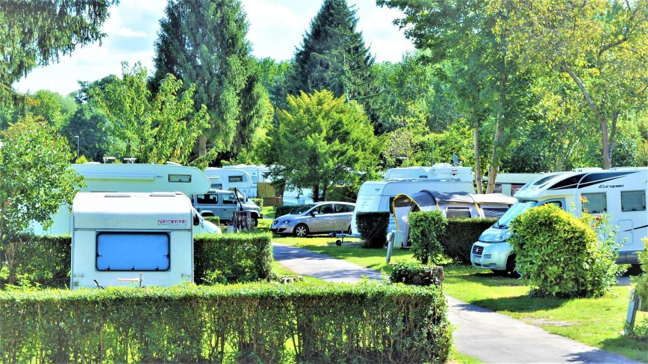 Camping Paris Beau Village Villiers-sur-Orge Esterno foto